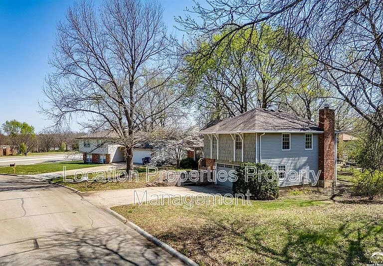 3421 W 10th Pl — Photo 2