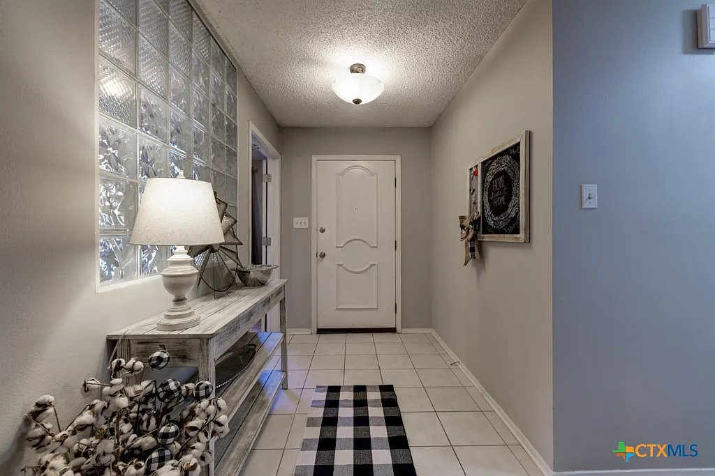 4 bed, 3.0 bath, 2637 sqft, $3,000 — Photo 4