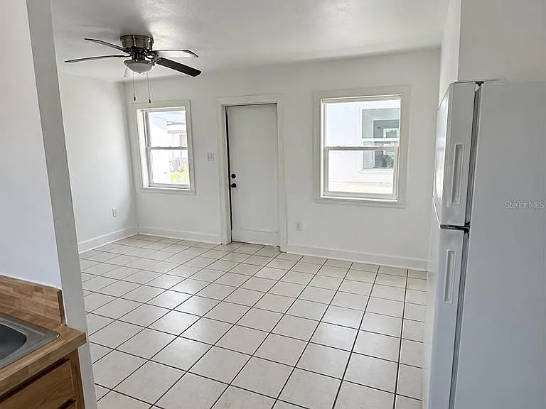 601 Corey Ave — Photo 5