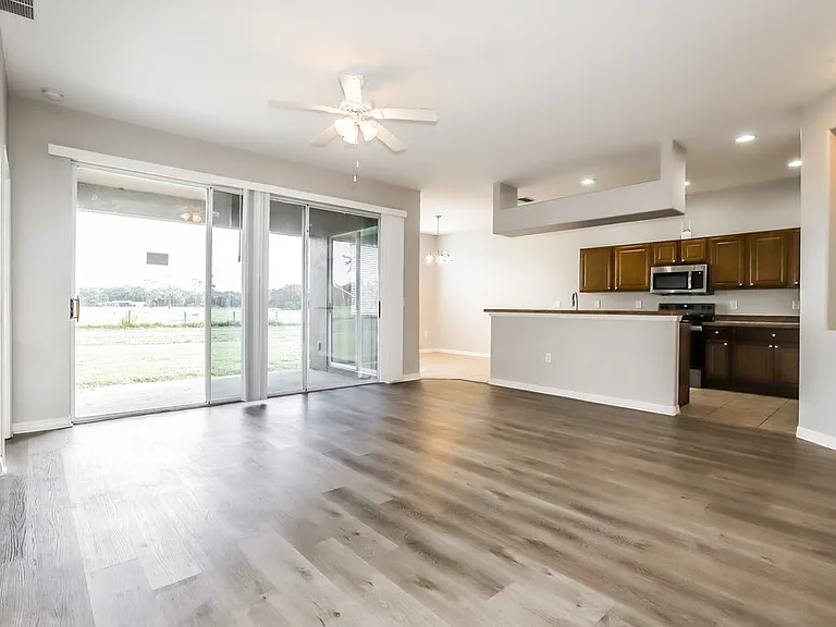 2459 Hamlet Cir — Photo 4