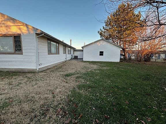 4th image of 320 N Baer St