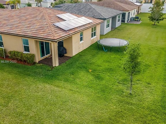4th image of 12460 NW McGregor Ln #12460