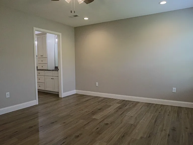 249 Oak Grove Cir — Photo 9