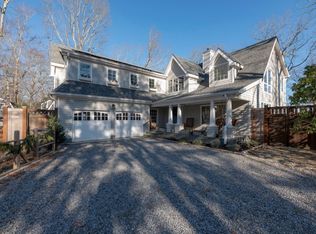 22 Wolf Swamp Ln, Southampton, NY 11968