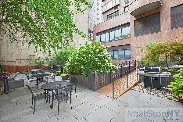 Rented by NextStopNY | media 70