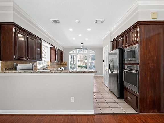 4th image of 3523 Shady Village Dr