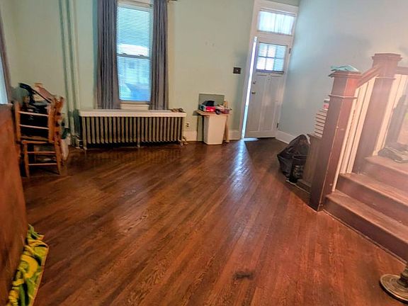 5th image of 514 W 1st Ave