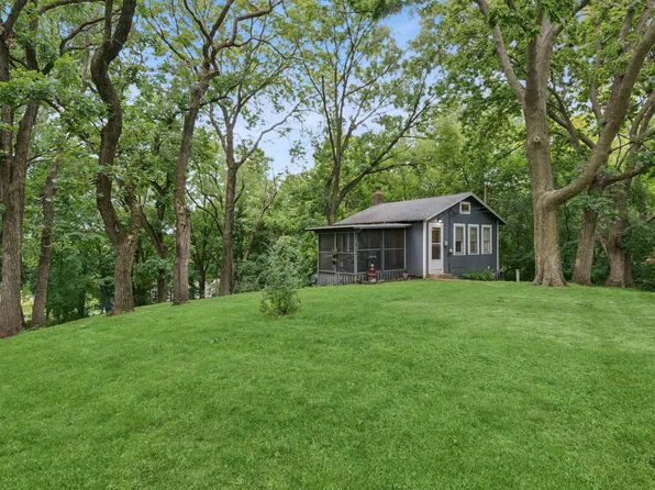 38554 N Lincoln Ave, Spring Grove, IL 60081