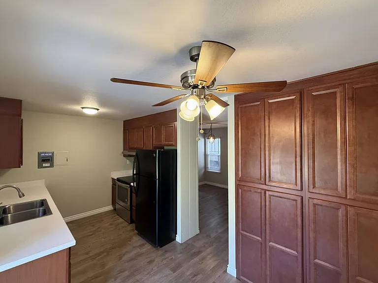 23732 Hillhurst Dr #73 — Photo 2