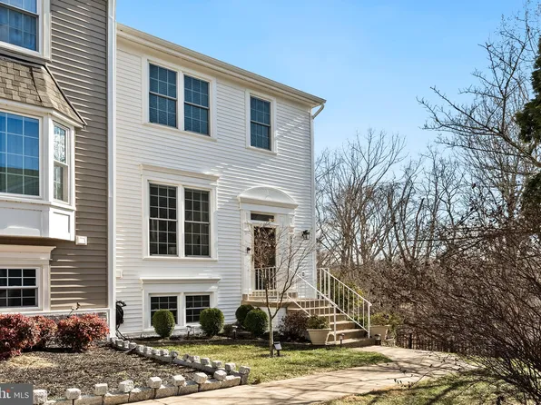 6915 Compton Ln, Centreville, VA 20121