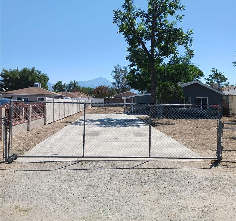 1st image of 7535 Valaria Dr