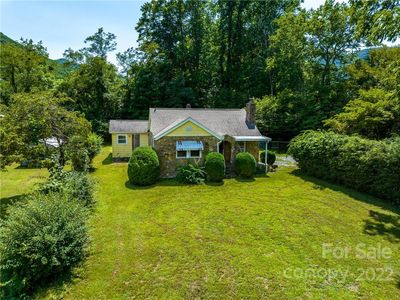576 Davis Creek Rd, Candler, NC, 28715