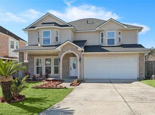 8 Lake Lynn Dr, Harvey, LA 70058