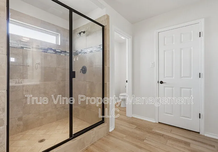 114 Katy Way — Photo 13