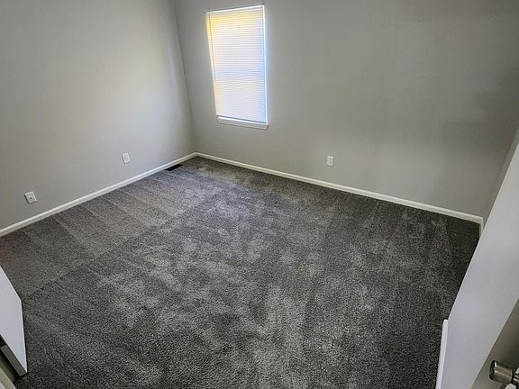 4th image of 1253 Eastwood Ave
