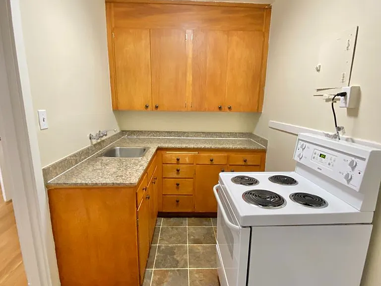 Embassy Apartments — Photo 57