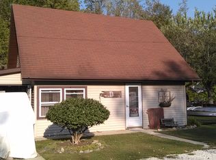 2075 Windsor Lake Rd, Victoria, IL 61485