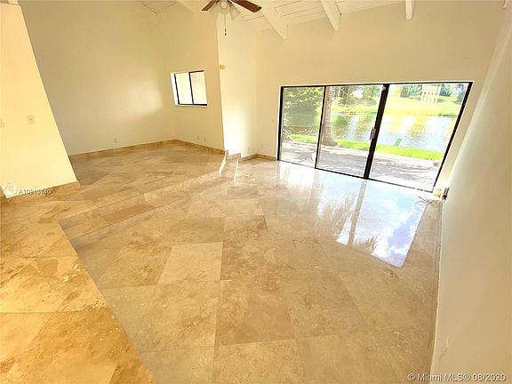 4th image of 2121 SW 82nd Ave #2121