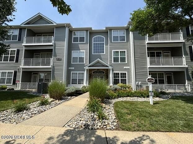 1st image of 671 Saint Andrews Pl