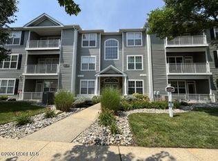 671 Saint Andrews Pl, Englishtown, NJ 07726