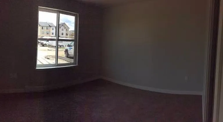 364 Enterprise Blvd — Photo 4