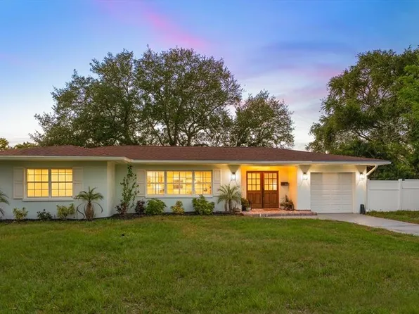 1736 Golf View Dr, Belleair, FL 33756