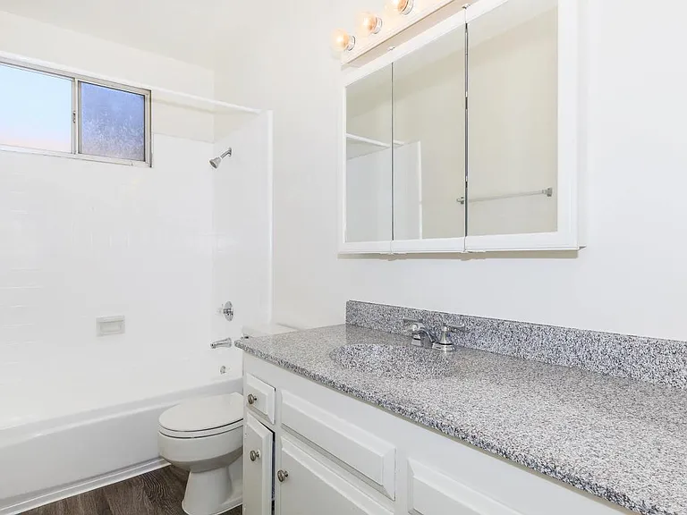 La Ramada Apartment Homes — Photo 26
