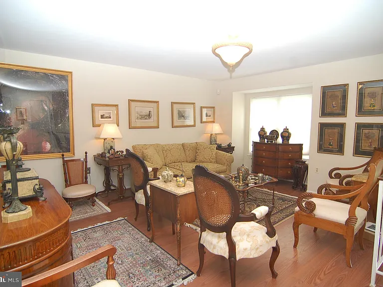 123 Lazy Hollow Dr — Photo 3