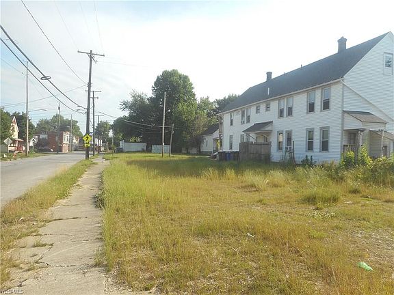 2nd image of 5700 Fullerton Ave