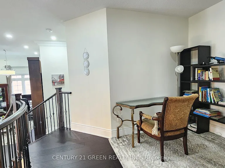 12 Royal West Dr — Photo 22