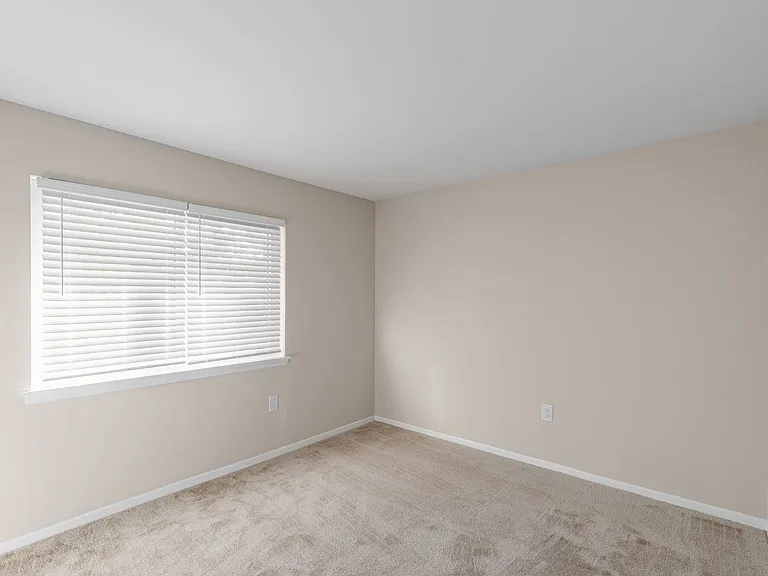Lakeside Apartments — Photo 14