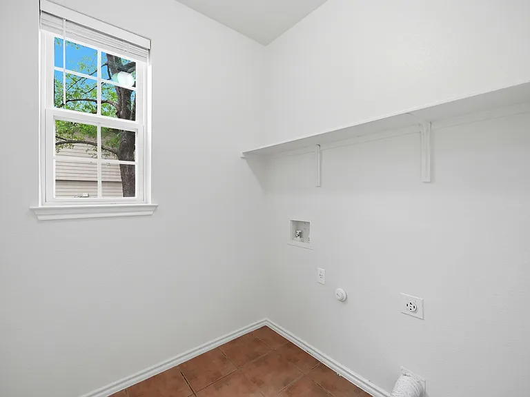 1136 Beechwood Dr — Photo 18