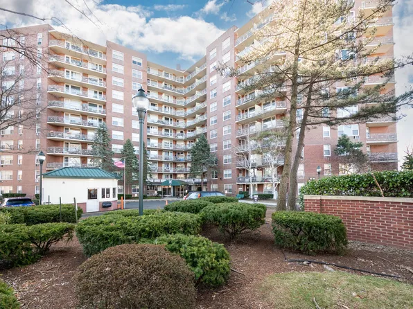 71 Strawberry Hill Avenue APT 412, Stamford, CT 06902