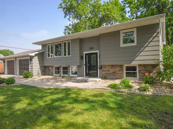 104 E 40th St, Sioux Falls, SD 57105