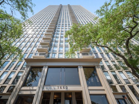 1660 N Lasalle St #810, Chicago, IL 60614