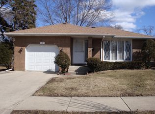 11 S Melrose Ave, Elgin, IL 60123