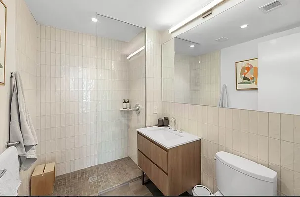 Rented by Charney Real Estate LLC | media 33
