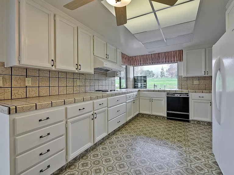 8224 Claret Ct — Photo 18