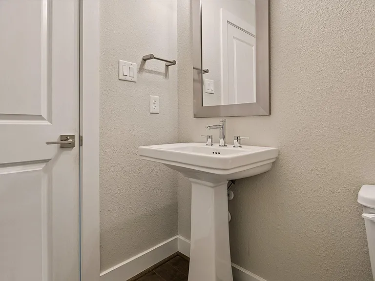 5912 E Post Oak Ln — Photo 13