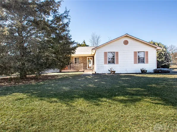70 Long Dr, Eaton, OH 45320