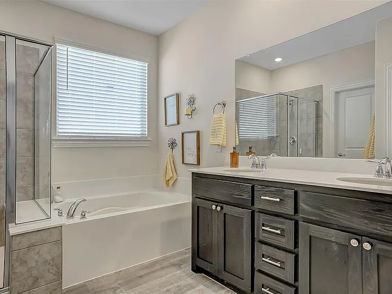 7205 Windy Meadow Dr — Photo 20