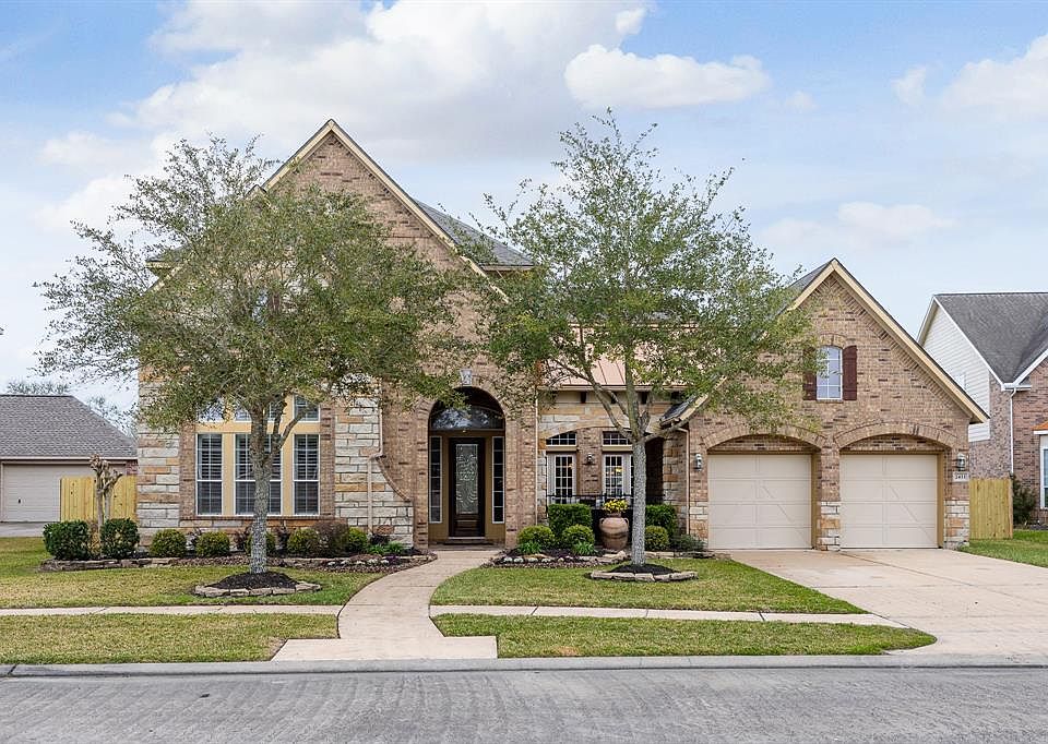 1st image of 2433 Pebble Lodge Ln