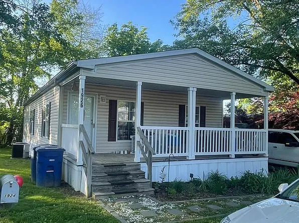 1926 Roosevelt Dr, Sellersburg, IN 47172