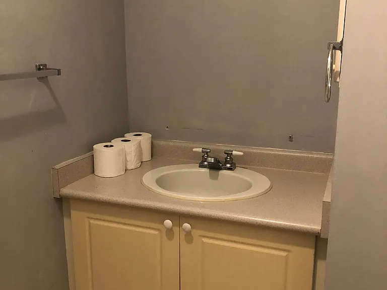 6 Cottingham Cres — Photo 8