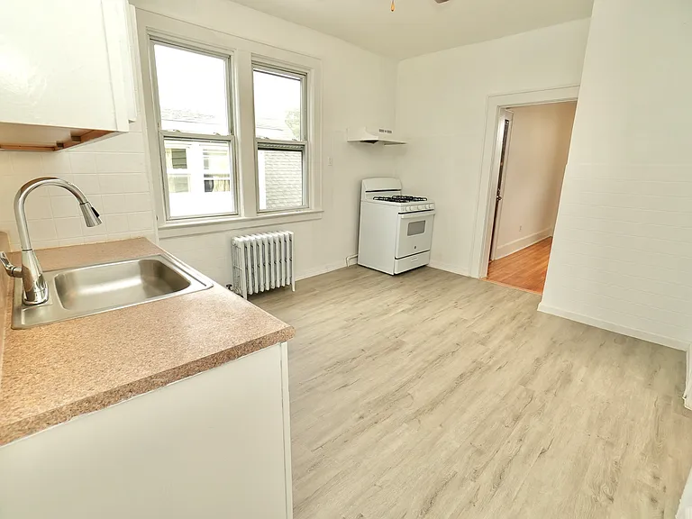 428-430 N 12th St #3 — Photo 6