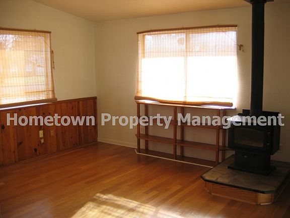 4th image of 817 Hamelin Ln SE