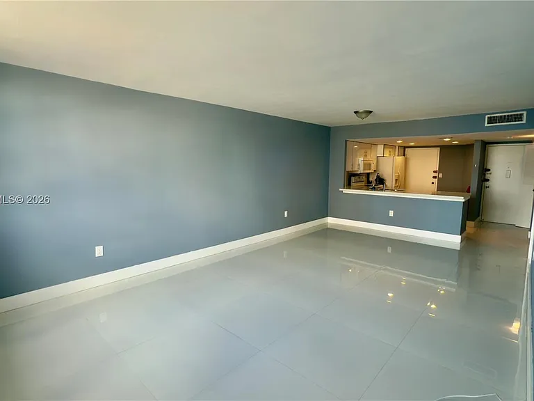 1351 NE Miami Gardens Dr #422E — Photo 10