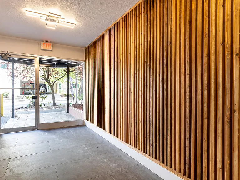 The Willis Apartments — Photo 2
