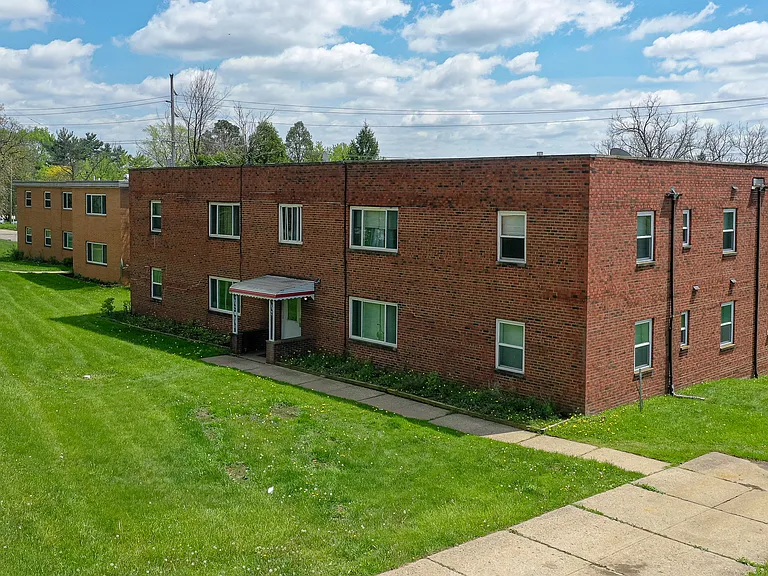 200 Solon Rd — Photo 6