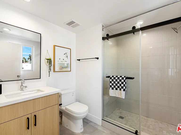 222 N Coronado St #222 — Photo 9